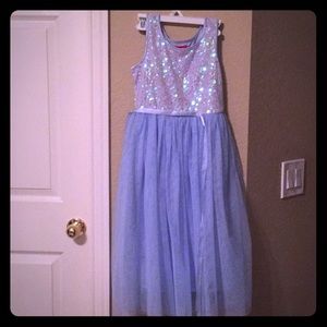 Stylish blue sequins poofy dress.